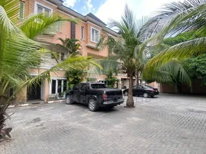 4bdrm Townhouse/Terrace in Osapa London, Lekki for sale