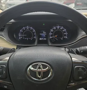 Toyota Avalon XLE Plus FWD Sedan (3.6L 6cyl 6A) 2016 White