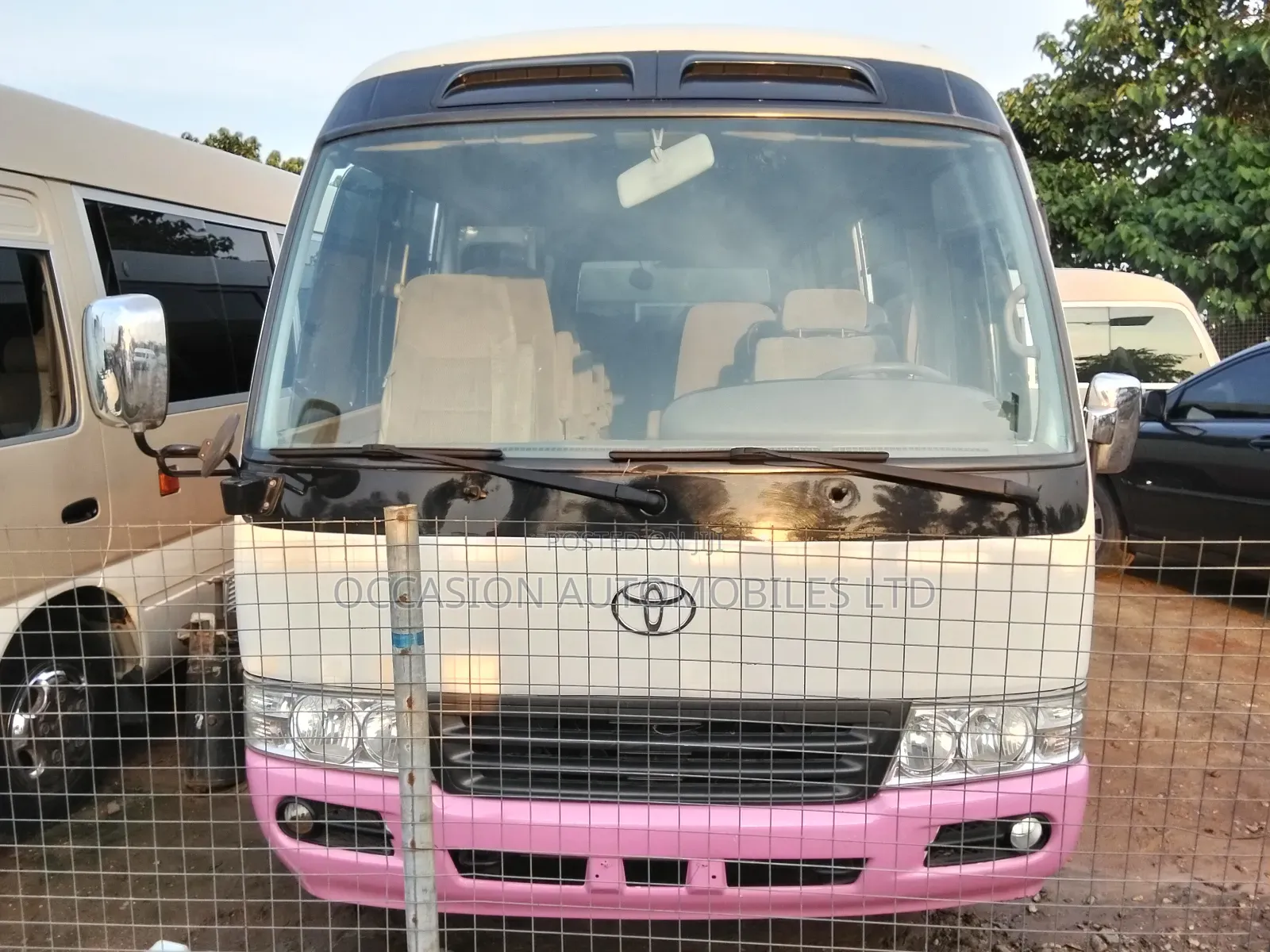 Toyota Coaster 2017 Pink