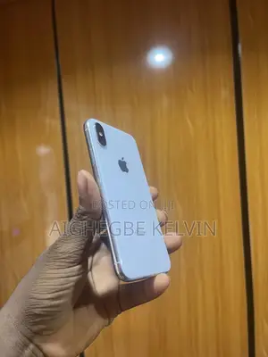 Apple iPhone X 64 GB White