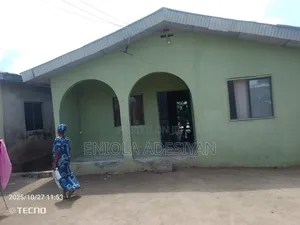 4bdrm Block of Flats in Marculey, Igbogbo for sale