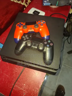 Playstation 4 Slim