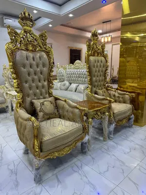 Executive Roya Design Me and U With Center Table for Kings and Queens