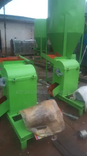 Poultry Feeds / Chicken Feeds / Milling Machine