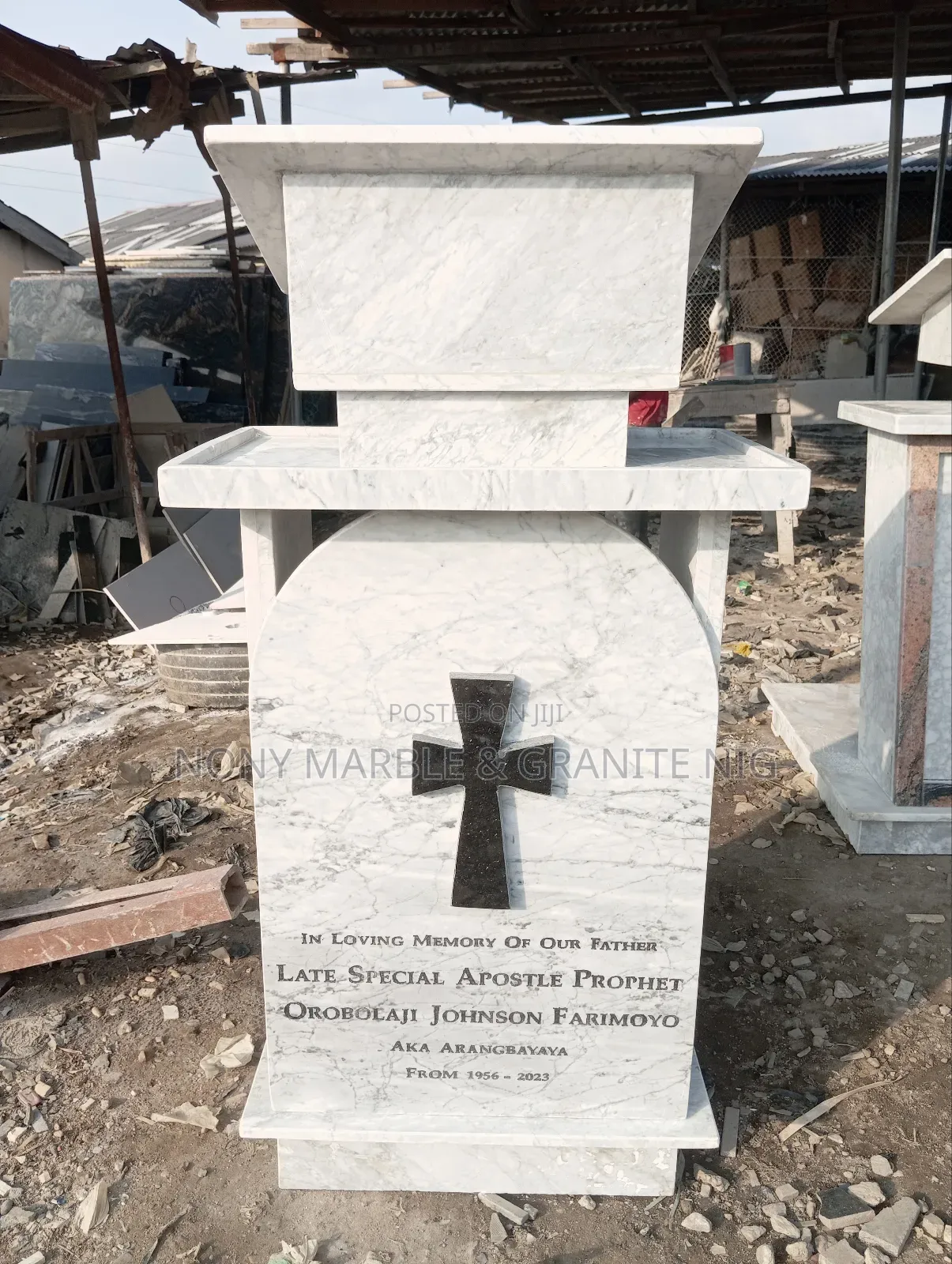 Alter Marble