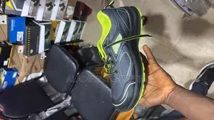 Redwings Safety Shoes/Boot Black And Lemon