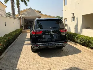 Toyota Land Cruiser for Hire