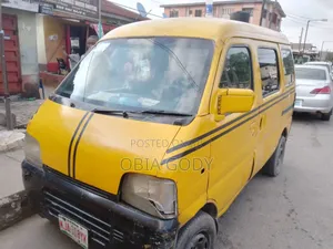 Suzuki Every 2000 Yellow