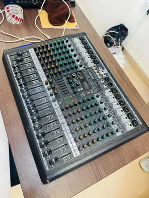 Yamaha 16 Ways Mixer