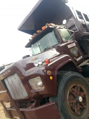 Dm 800 Mack Truck