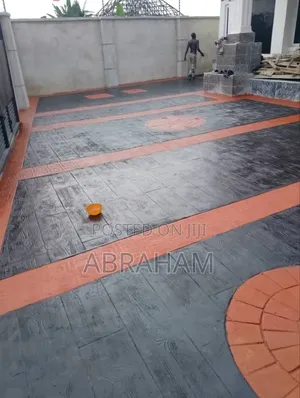 Solid Concrete Floor and Walls Design