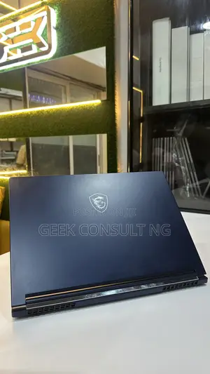 Laptop MSI Stealth 16 Studio A13VG 32GB Intel Core i7 SSD 1T