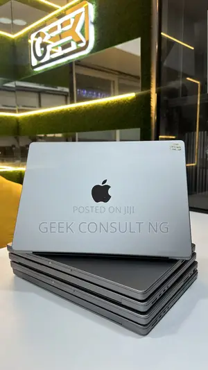 Laptop Apple MacBook Pro M1 32GB Apple M1 Pro SSD 1T