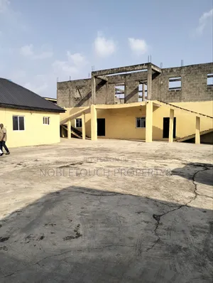 Commercial Building Along the Major Road for Lease