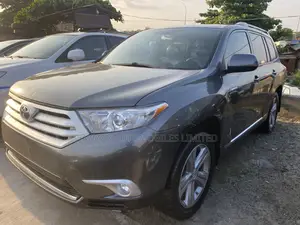 Toyota Highlander Limited 3.5L 2WD 2013 Gray