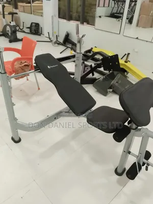 Commercial Weight Bench
