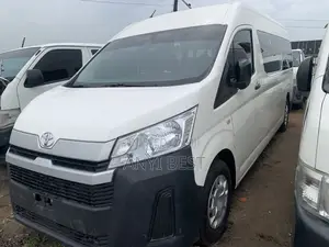 Toyota HiAce 2021 White