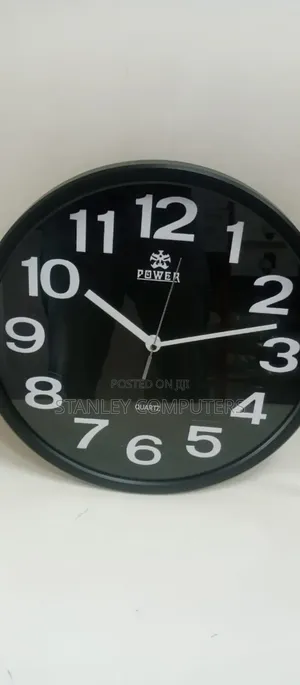 Power Quartz Spy Wall Clock With Hidden Camera