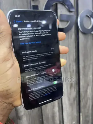 Apple iPhone XR 64 GB White