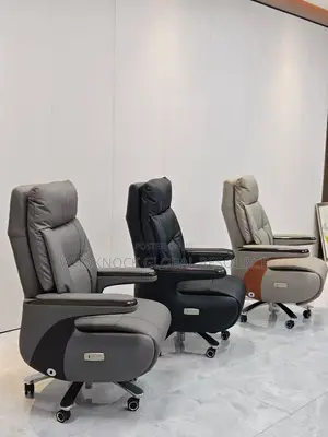 D003 Executive Chair