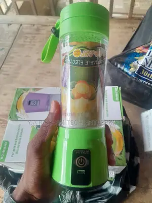 Portable and Rechargable Battery Juice Blender