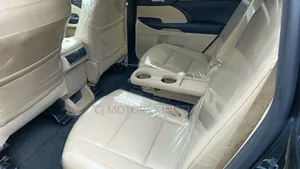 Toyota Highlander XLE 4dr SUV AWD (3.5L 6cyl 6A) 2015 Black