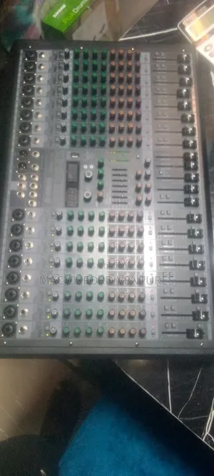 16 Channel Yamaha Mixer
