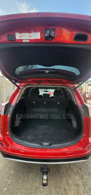 Toyota RAV4 XLE AWD (2.5L 4cyl 6A) 2016 Red