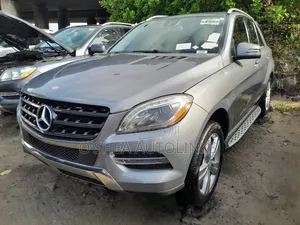 Mercedes-Benz M Class ML350 4MATIC 4dr SUV AWD (3.5L 6cyl 7A) 2015 Gray