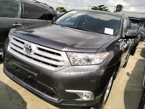 Toyota Highlander 3.5L 4WD 2013 Gray