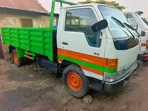 Nigeria Used Toyota Dyna 100 New Model Face 3y Petrol Engine
