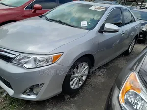 Toyota Camry XLE 4dr Sedan (3.5L 6cyl 6A) 2014 Silver