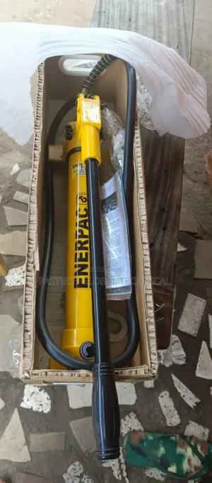 Enerpac 10-Ton Hydraulic Jack and Pump Sets