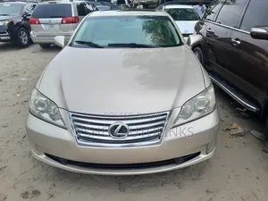 Lexus ES 350 2011 Gold