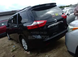 Toyota Sienna Limited 7-Passenger 4dr Minivan AWD (3.5L 6cyl 6A) 2015