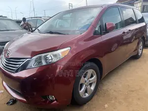 Toyota Sienna 2011 Red