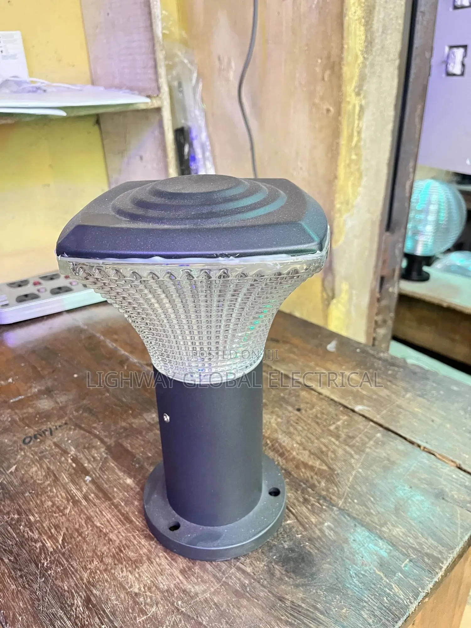 Cast/Glass Pillar Light