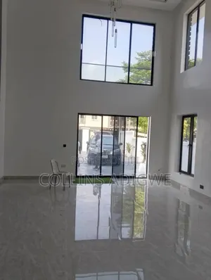 5bdrm Duplex in Atlantic Estate for sale