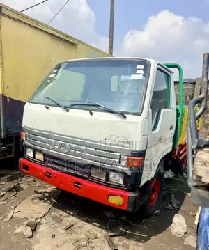 Toyota Dyna 150 First Body Tokunbo Grade Company Used.