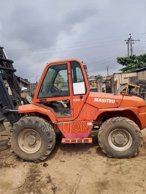 "Foreign Used Manitou 5ton Forklift For Sale - Reliable & Efficient!"