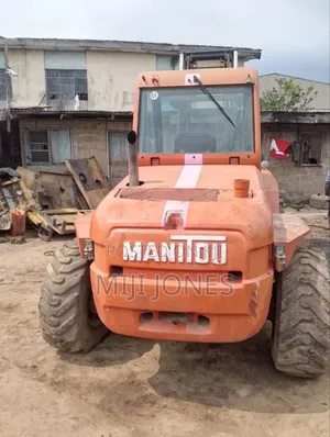 "Foreign Used Manitou 5ton Forklift For Sale - Reliable & Efficient!"