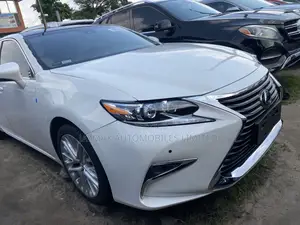 Lexus ES 350 FWD 2015 White