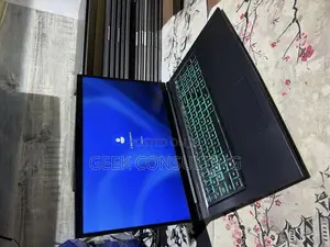 Laptop Cyberpower Tracer III 15 Slim VR 500 16GB Intel Core i7 SSD 1T