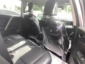 Toyota RAV4 LE AWD (2.5L 4cyl 6A) 2017 Silver