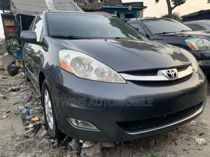Toyota Sienna XLE Limited 4WD 2007 Gray