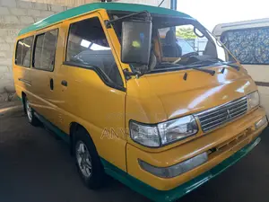 Mitsubishi Delica 2007 Yellow