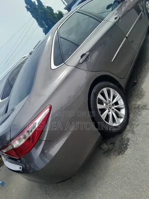 Toyota Camry XLE 4dr Sedan (2.5L 4cyl 6A) 2016 Gray