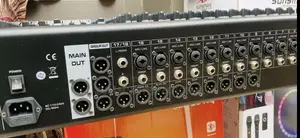 Yamaha 24 Channels Flat Mixer