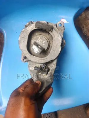 Very Clean Engine Mount Bentley