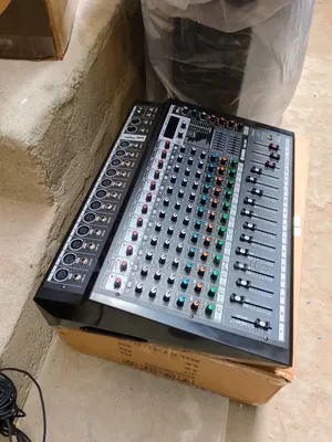12channels Powered Mixer